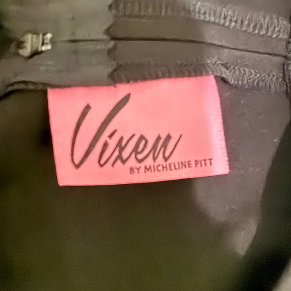 Vixen by Micheline Pitt Black Deep V-Neck Blouse - Picture 4 of 4